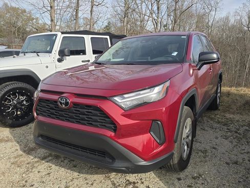 Used 2023 Toyota RAV4 LE image 2