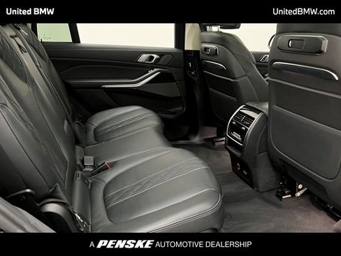 Used 2023 BMW X7 xDrive40i image 8