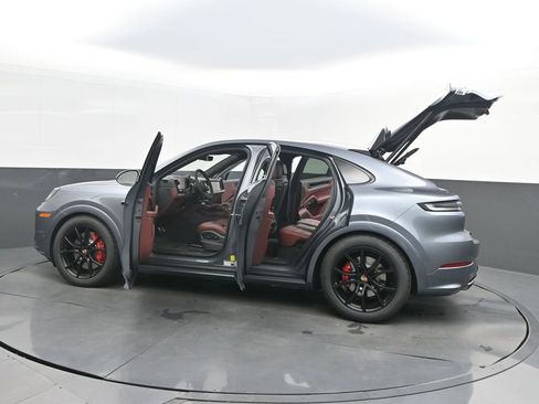 New 2026 Porsche Cayenne GTS image 41