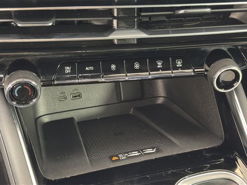 Certified 2024 Chevrolet Traverse Z71 image 28