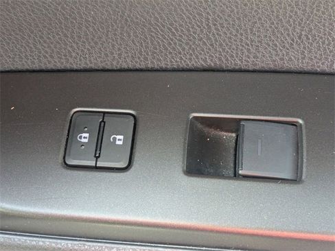 Used 2024 Toyota Camry SE image 32