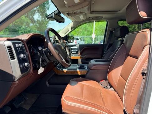 Used 2018 Chevrolet Silverado 1500 High Country AWD/4WD image 6