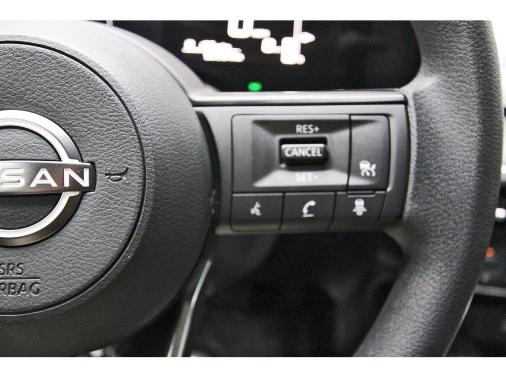Used 2025 Nissan Kicks SV FWD image 18