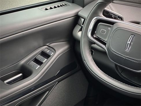 New 2025 Lincoln Navigator Reserve w/ Jet Appearance Package image 27