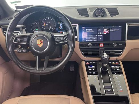 Certified 2023 Porsche Macan AWD/4WD image 26