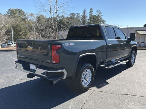 Used 2025 Chevrolet Silverado 2500 LTZ w/ LTZ Convenience Package image 5