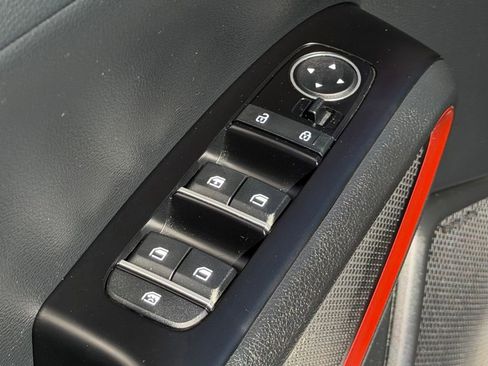 Used 2023 Kia Soul GT-Line w/ GT-Line Technology Package FWD image 16