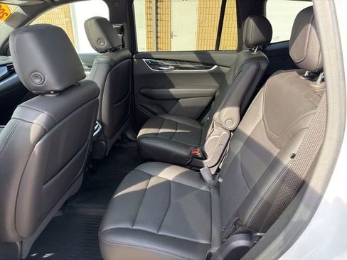 Used 2021 Cadillac XT6 Premium Luxury image 13