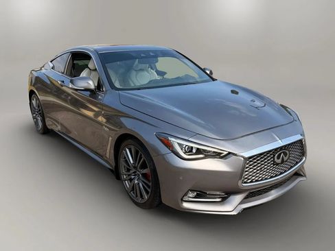 Used 2017 INFINITI Q60 Red Sport 400 AWD/4WD image 3