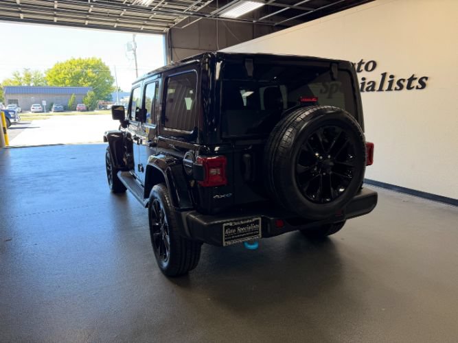 Used 2024 Jeep Wrangler Unlimited Sahara w/ Technology Group AWD/4WD image 3