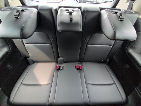 Used 2025 Nissan Pathfinder SL AWD/4WD image 32