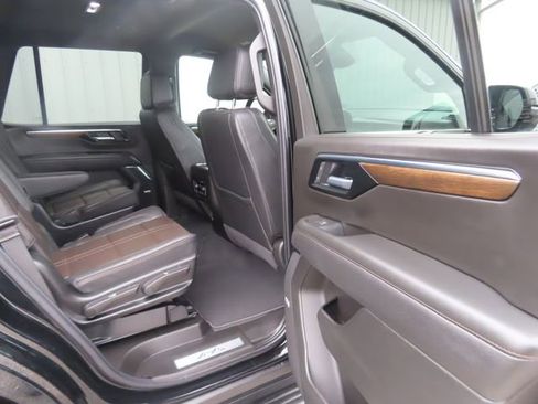 Used 2026 Chevrolet Tahoe High Country AWD/4WD image 28