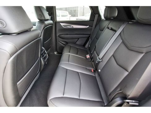 New 2026 Cadillac XT5 Luxury image 7