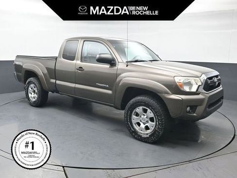 Used 2013 Toyota Tacoma 4x4 Access Cab V6 w/ TRD Off-Road Pkg image 1