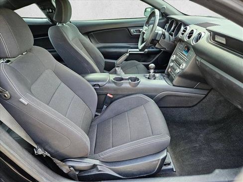 Used 2017 Ford Mustang Coupe RWD image 19