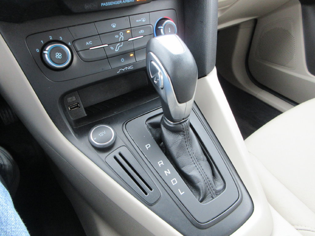Used 2016 Ford Focus SE FWD image 28