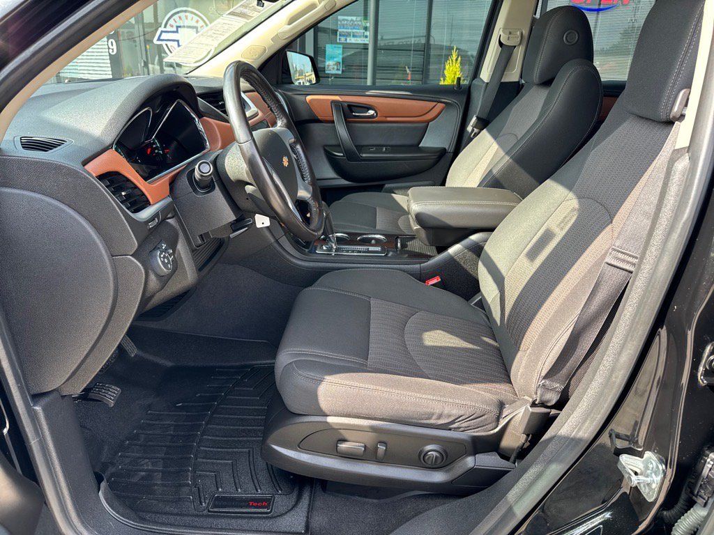 Used 2017 Chevrolet Traverse LT w/ True North Edition AWD/4WD image 7