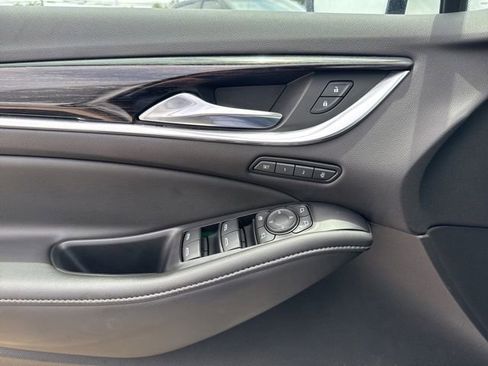 Used 2021 Buick Enclave Avenir w/ Avenir Technology Package AWD/4WD image 16