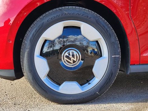 New 2025 Volkswagen ID. Buzz Pro S Plus AWD/4WD image 9