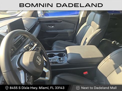 Used 2025 Honda Pilot EX-L image 11