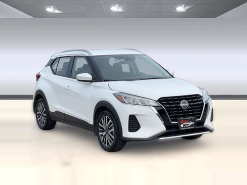 Used 2024 Nissan Kicks SV image 7