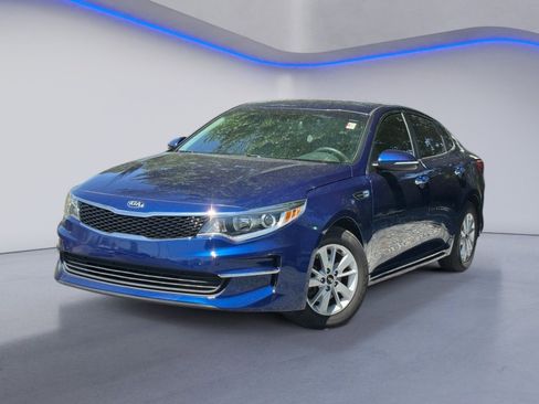 Used 2017 Kia Optima LX FWD image 2