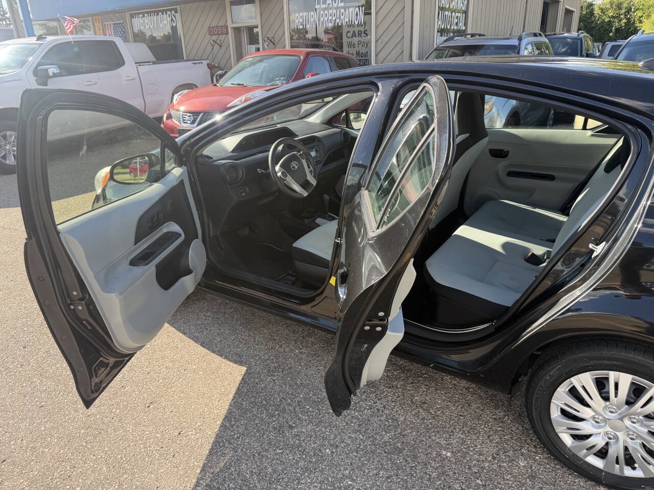 Used 2014 Toyota Prius C One FWD image 20