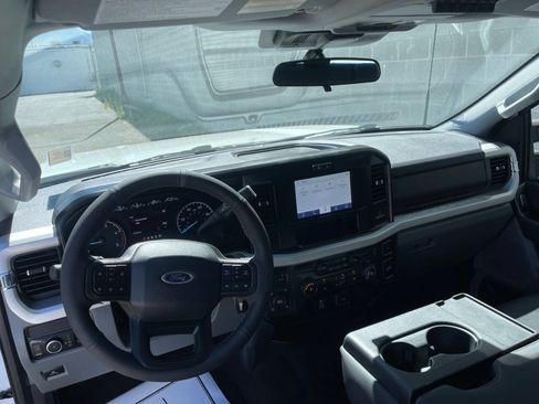 Used 2025 Ford F250 XLT w/ FX4 Off-Road Package AWD/4WD image 12