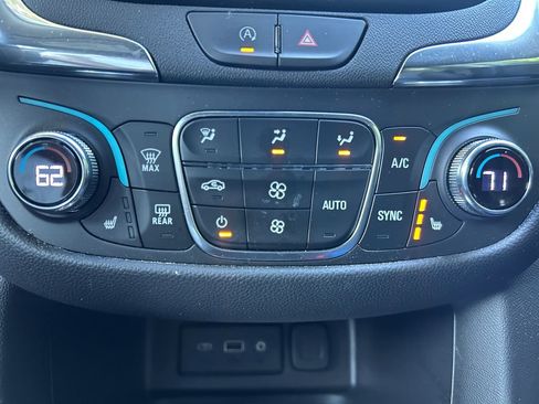 Used 2023 Chevrolet Equinox LT FWD image 32