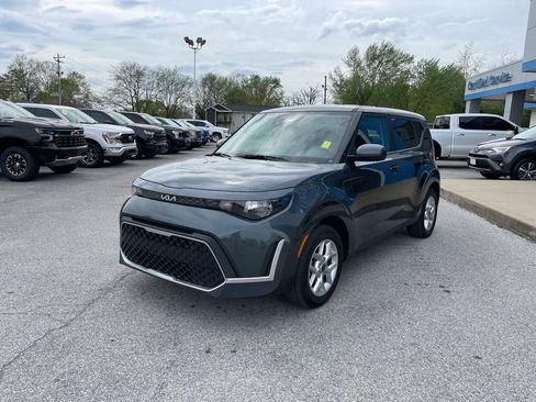 Used 2025 Kia Soul LX w/ LX Technology Package image 4