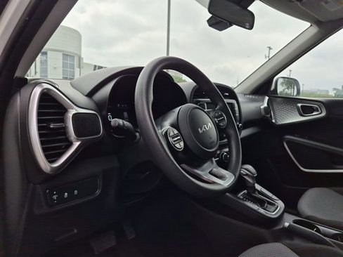 Used 2023 Kia Soul LX w/ Option Group 015 FWD image 10