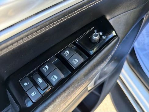 Used 2024 Jeep Wagoneer L Series II w/ Flexible Seating Group image 11