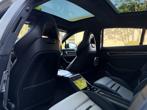 Used 2022 Porsche Panamera Turbo S image 20