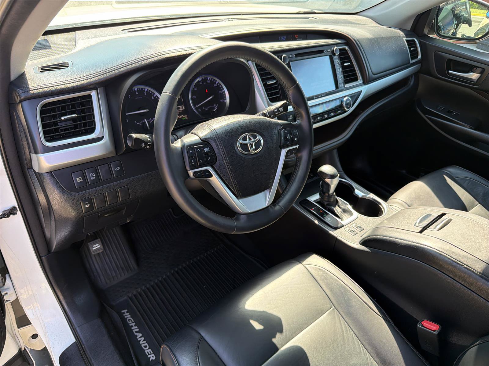 Used 2018 Toyota Highlander XLE AWD/4WD image 26
