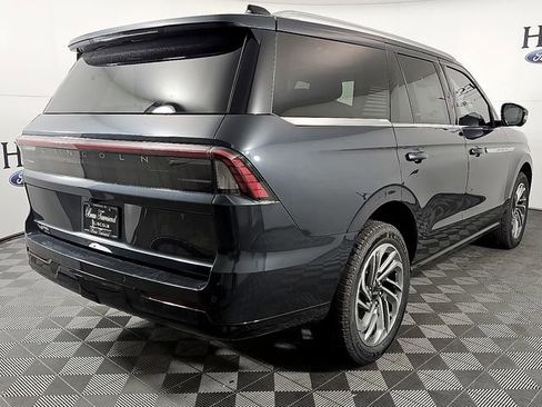 New 2025 Lincoln Navigator Reserve image 5