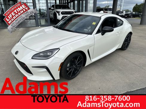 Used 2026 Toyota GR86 Premium RWD image 4