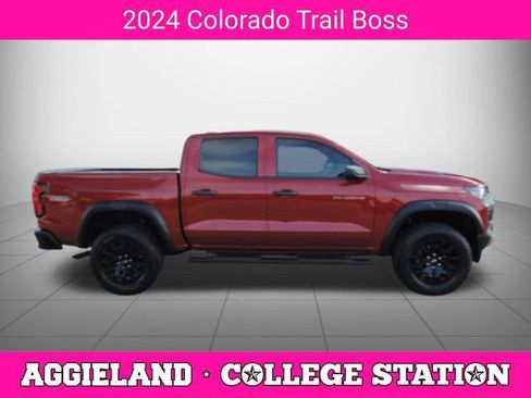 Certified 2024 Chevrolet Colorado Trail Boss w/ Advanced Trailering Package AWD/4WD image 2