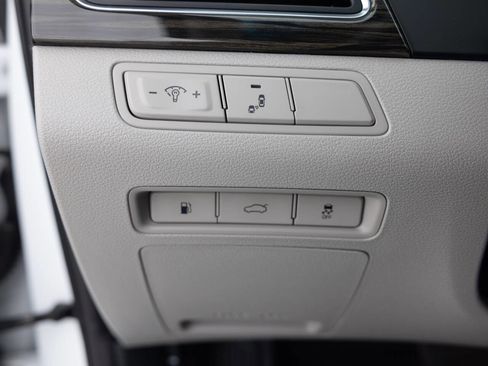 Used 2017 Hyundai Sonata Limited w/ Tech Package 03 image 36