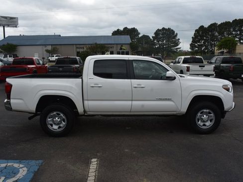 Used 2023 Toyota Tacoma SR5 RWD image 4