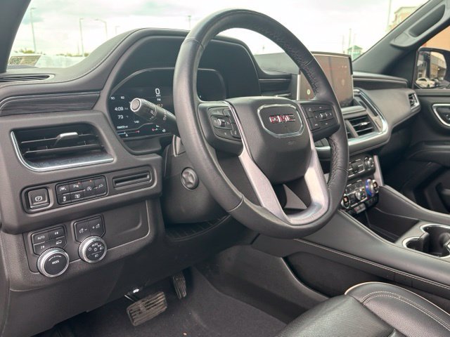 Used 2022 GMC Yukon SLT w/ SLT Premium Package AWD/4WD image 15