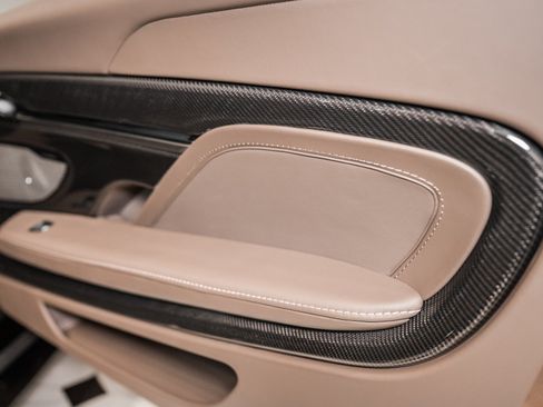 New 2026 Aston Martin Vanquish Convertible RWD image 39