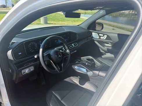 Used 2024 Mercedes-Benz GLE 450 4MATIC w/ AMG Line Exterior image 6