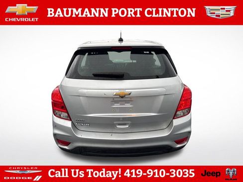 Used 2018 Chevrolet Trax LS FWD image 4