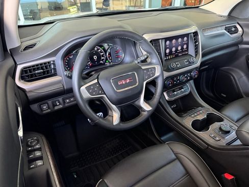 Used 2023 GMC Acadia Denali AWD/4WD image 3
