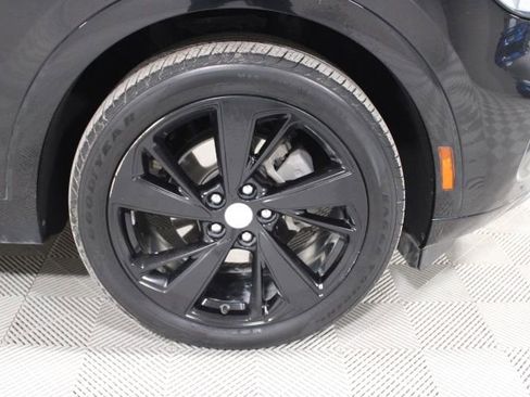 Used 2021 Buick Envision Essence w/ Sport Touring Package image 44