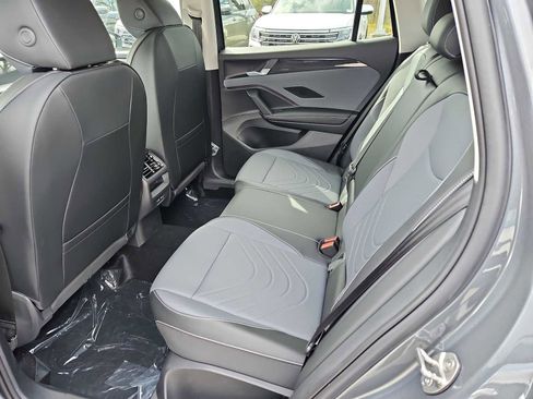 New 2026 Volkswagen Tiguan SE AWD/4WD image 16