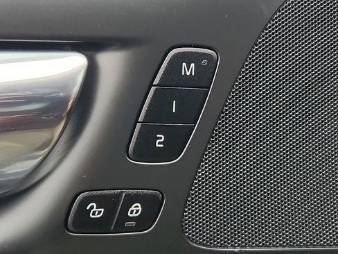 Used 2021 Volvo S60 T5 Momentum w/ Premium Package image 23