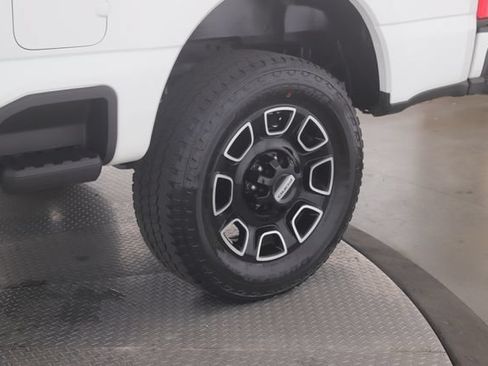 Used 2026 Ford F250 Platinum AWD/4WD image 14