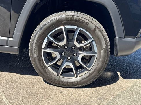 Certified 2024 Jeep Compass Trailhawk AWD/4WD image 7