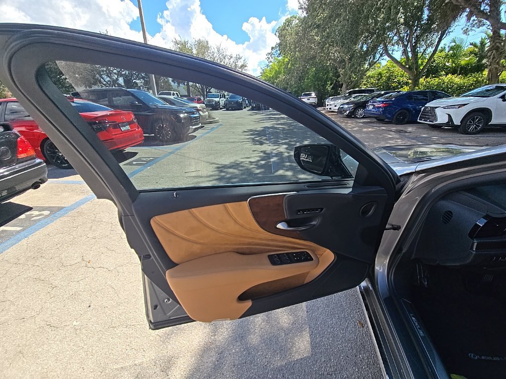 Certified 2024 Lexus LS 500 RWD image 12